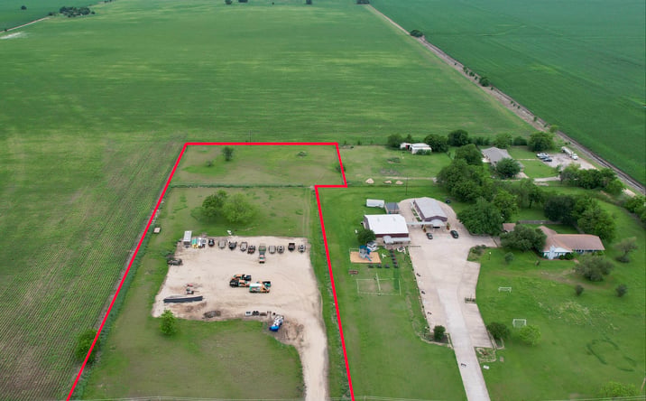Pictures of Retail, Industrial, Land property located at 578 Carlos G Parker Boulevard Northwest, Taylor, TX 76574 for sales - image #1