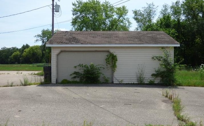 Pictures of Retail, Industrial property located at 11247 S Merlet, Beloit, WI 53511-3911 for sales - image #1