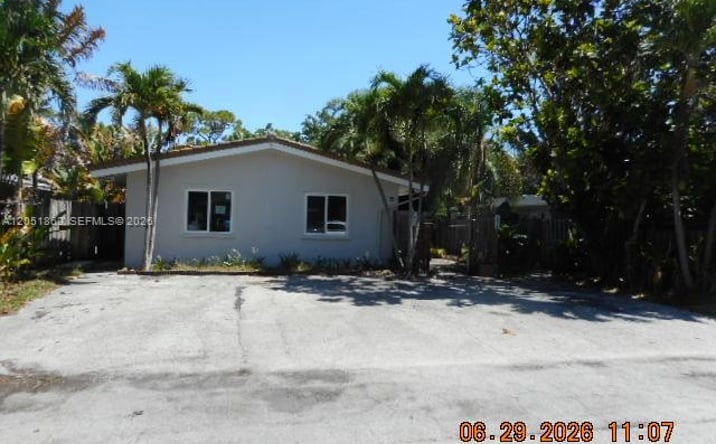 Pictures of Multifamily property located at 1613 NE 25th St, Wilton Manors, FL 33305 for sales - image #1