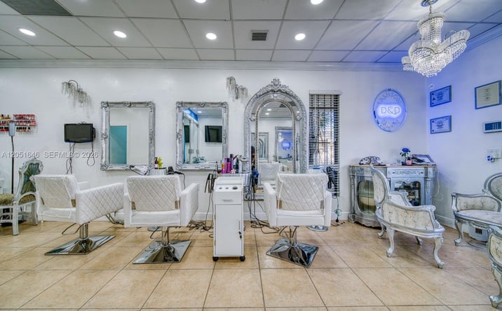 Pictures of Business for Sale, Retail property located at Full service Beauty salon PRIME location close to Sunset PLace, South Miami, FL 33143 for sales - image #1