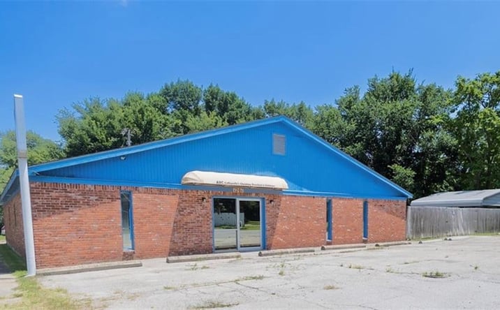Pictures of Business for Sale, Retail property located at 1201 S Willow Street, Coffeyville, KS 67337 for sales - image #1