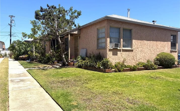 Pictures of Multifamily property located at 3854 Tilden Avenue, Culver City, CA 90232 for sales - image #1