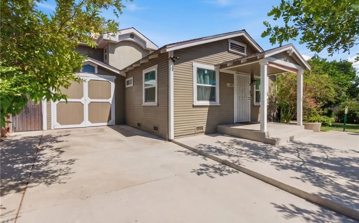 Pictures of Multifamily property located at 1164 Mentone, Pasadena, CA 91103 for sales - image #1