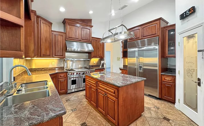 Pictures of Multifamily property located at 875 Clark, Riverside, CA 92501 for sales - image #1