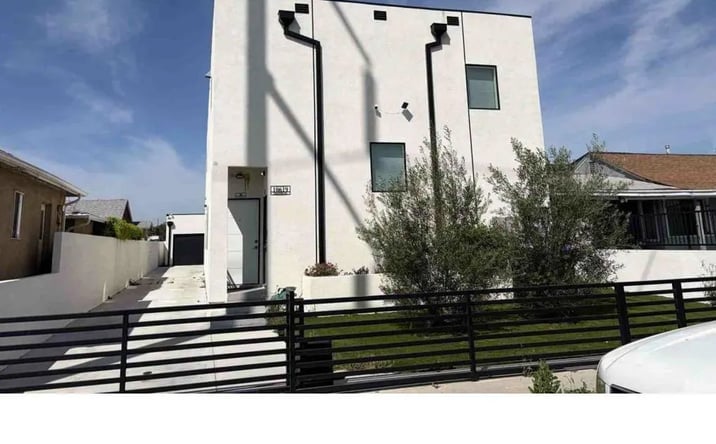 Pictures of Multifamily property located at 10619 S Felton Ave Avenue, Inglewood, CA 90304 for sales - image #1
