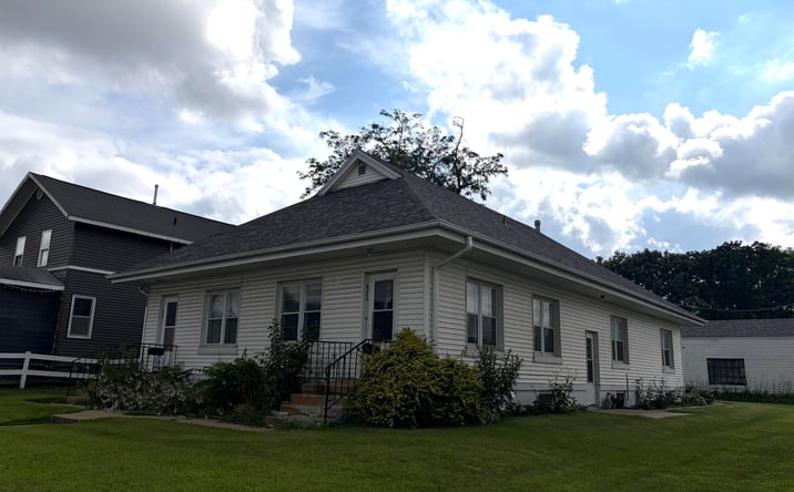 Pictures of Multifamily property located at 406 N 3rd Avenue, Marshalltown, IA 50158 for sales - image #1