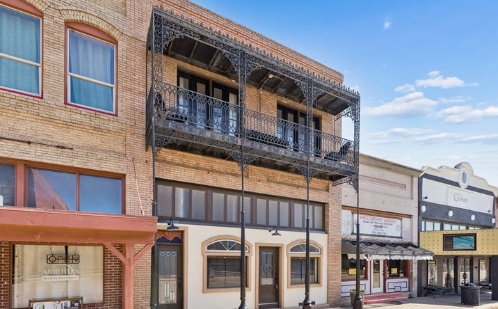Pictures of Mixed Use property located at 118 W Grand Street, Whitewright, TX 75491-2140 for sales - image #1