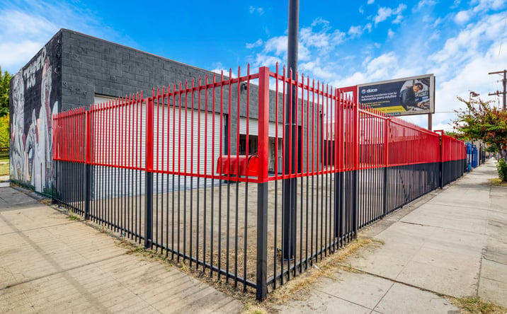 Pictures of Retail property located at 3429 VENICE BLVD, LOS ANGELES, CA 90019-6116 for sales - image #1