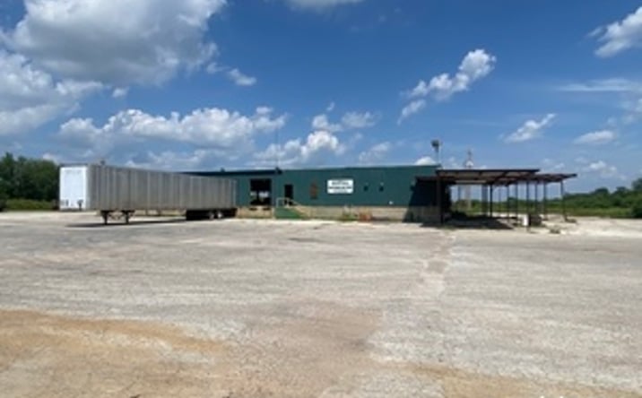 Pictures of Retail, Industrial, Special Purpose property located at 1504 S Oak St, Pearsall, TX 78061 for sales - image #1