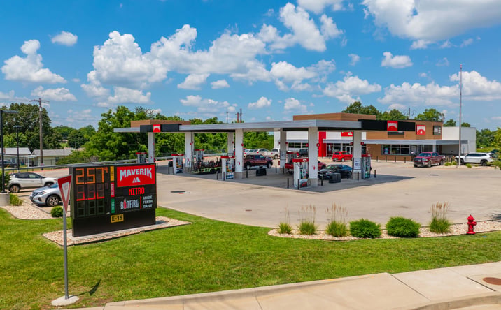 Pictures of Retail property located at 305 W. South Street, Ozark, MO 65721 for sales - image #1
