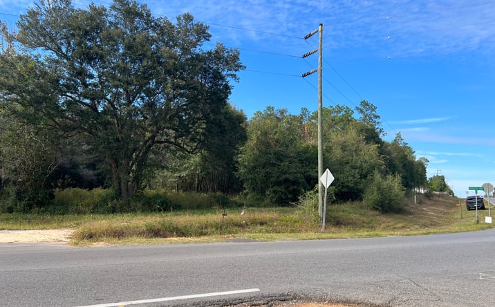 Pictures of Land property located at 6647 Munson Hwy, Milton, FL 32570 for sales - image #1