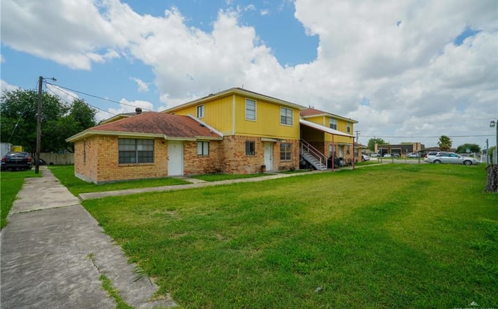 Pictures of Multifamily property located at 2911 and 2913 N Veterans Boulevard, San Juan, TX 78589 for sales - image #1