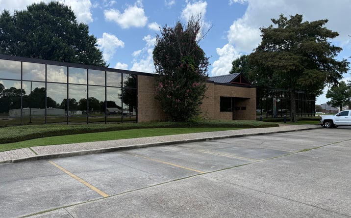 Pictures of Office property located at 1749 Bertrand Dr, Lafayette, LA 70506 for sales - image #1