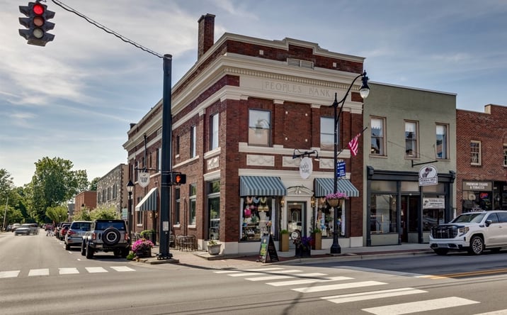 Pictures of Retail, Hospitality, Business for Sale property located at 131 North 3rd Street, Bardstown, KY 40004 for sales - image #1