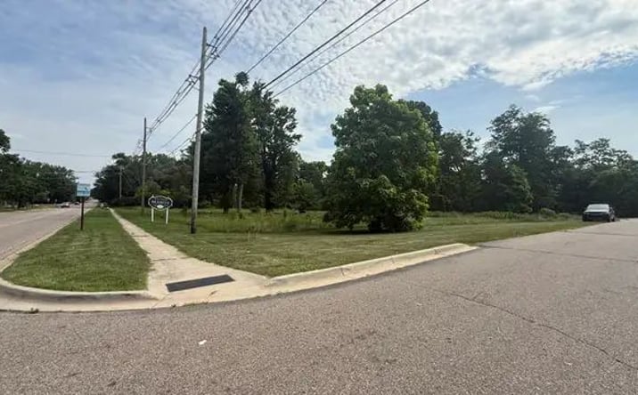 Pictures of Land, Retail, Office, Multifamily property located at 1123 S Jefferson St, Mason, MI 48854 for sales - image #1