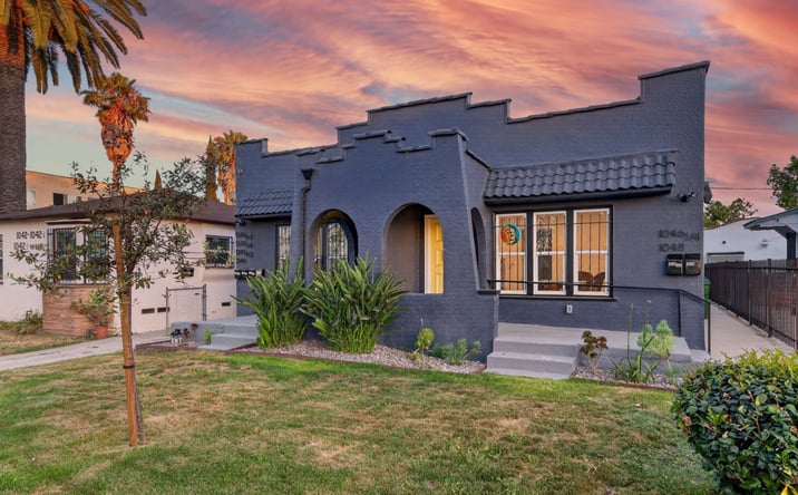 Pictures of Multifamily property located at 1046 W 83RD ST, LOS ANGELES, CA 90044 for sales - image #1