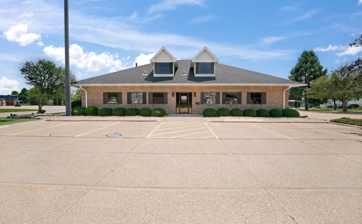 Pictures of Office property located at 210 S 9th Ave, Eldridge, IA 52748 for sales - image #1
