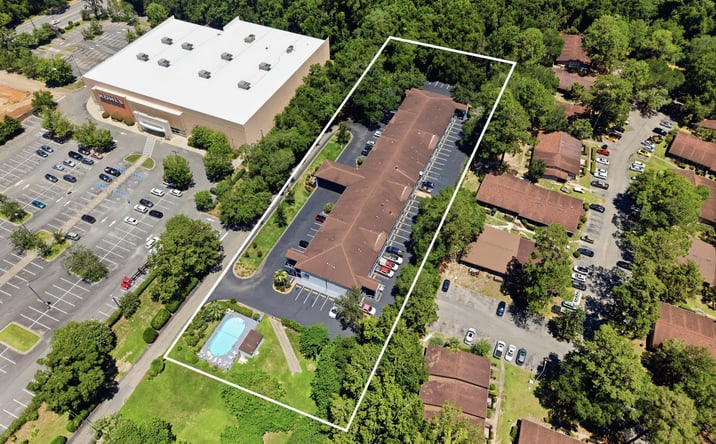 Pictures of Hospitality property located at 2016 Apalachee Pkwy, Tallahassee, FL 32301 for sales - image #1