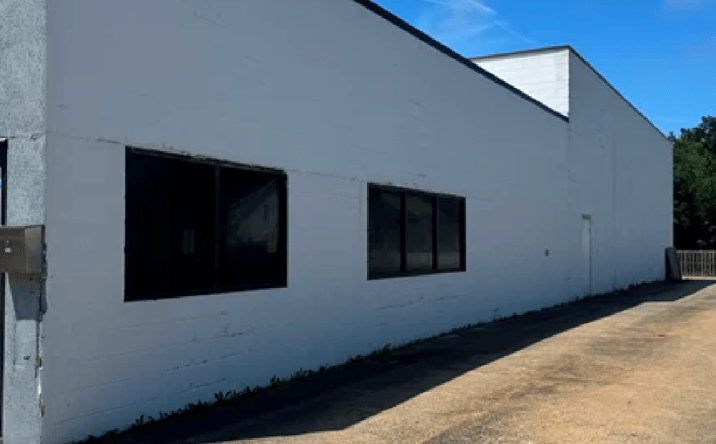 Pictures of Industrial property located at 824 East 222nd Street, Euclid, OH 44123 for sales - image #1