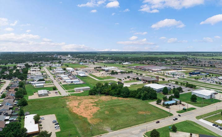 Pictures of Land property located at 301 S Yukon Parkway, Yukon, OK 73099-4558 for sales - image #1