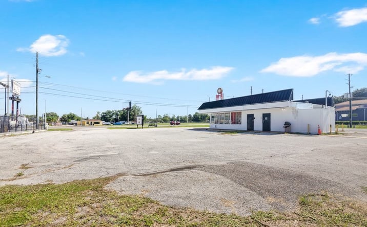 Pictures of Retail property located at 9710 East Colonial Drive, Orlando, FL 32817 for sales - image #1