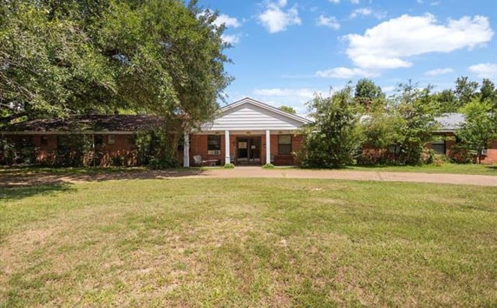 Pictures of Multifamily, Office, Mixed Use property located at 911 S Helen St, Overton, TX 75684 for sales - image #1