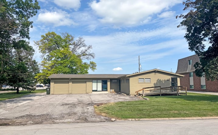 Pictures of Office property located at 2805 S 87th St, Omaha, NE 68124 for sales - image #1