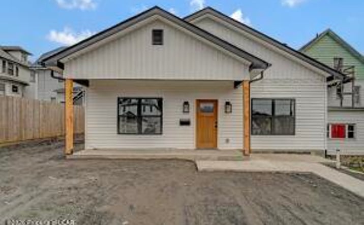 Pictures of Multifamily property located at 627-629 Prescott Avenue, Scranton, PA 18510 for sales - image #1
