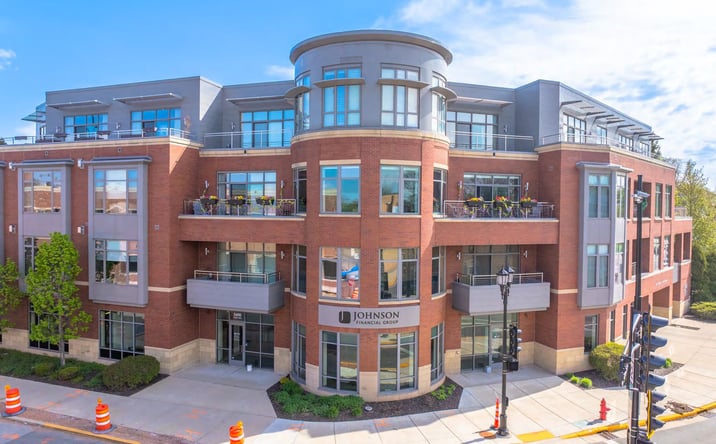 Pictures of Retail property located at 5600 N Lake Dr, Whitefish Bay, WI 53217 for sales - image #1