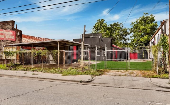 Pictures of Retail property located at 7629 HARRISBURG BLVD, HOUSTON, TX 77012-1439 for sales - image #1