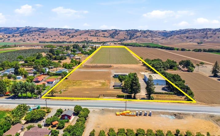Pictures of Office, Land property located at 3065 Pacheco Pass Highway, Gilroy, CA 95020 for sales - image #1