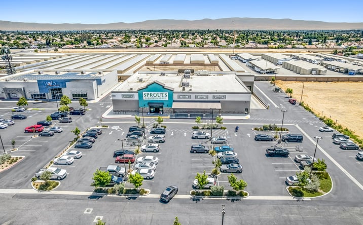 Pictures of Retail property located at 3535 Panama Lane, Bakersfield, CA 93313 for sales - image #1