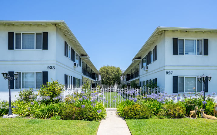 Pictures of Multifamily property located at 921 W HUNTINGTON DR, ARCADIA, CA 91007 for sales - image #1