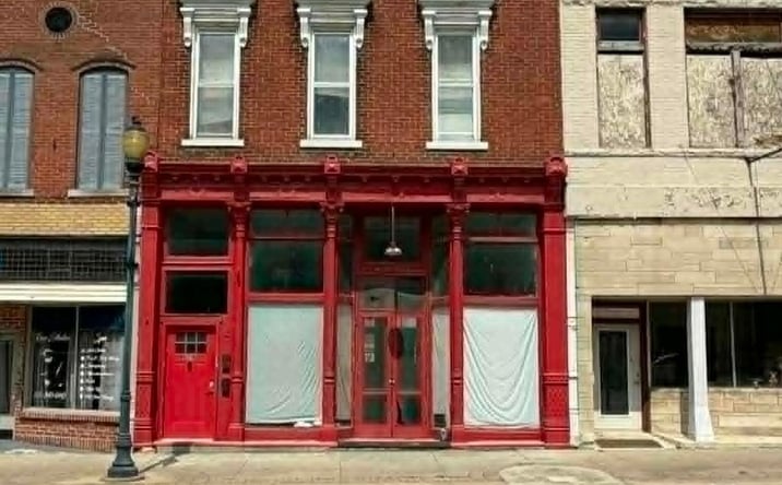 Pictures of Retail property located at 609 W Main St, Mitchell, IN 47446 for sales - image #1