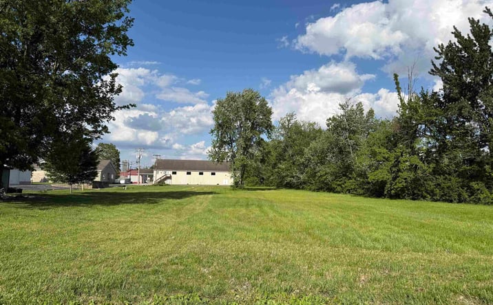 Pictures of Land property located at 1010 W Main Street, Mitchell, IN 47446 for sales - image #1