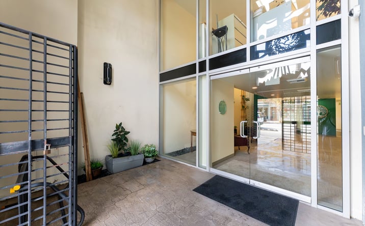 434 E Broadway