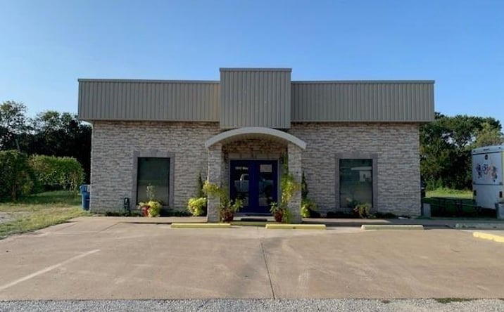 Pictures of Retail property located at 1309 East Milam Street E, Mexia, TX 76667 for sales - image #1