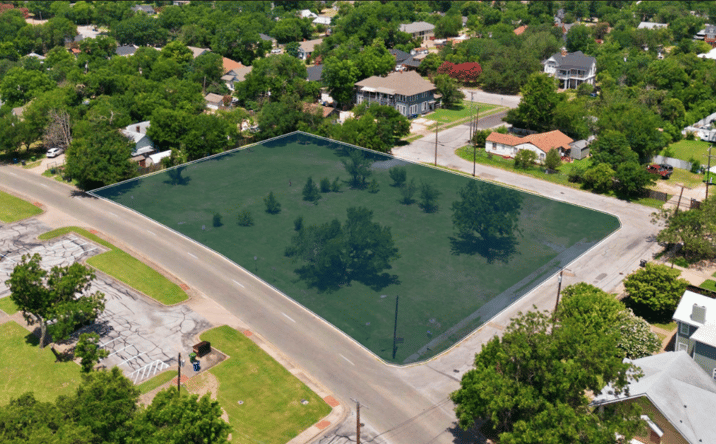 Pictures of Land property located at 1104 N 18th A St, Waco, TX 76707 for sales - image #1