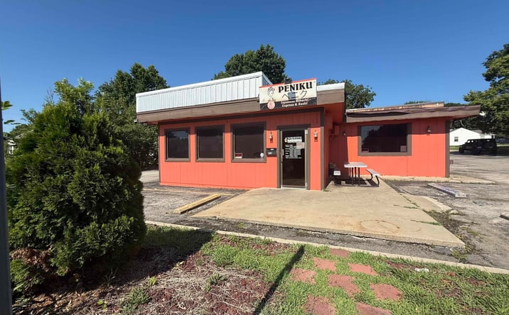 Pictures of Retail property located at 1107 S 2nd, Clinton, MO 64735 for sales - image #1