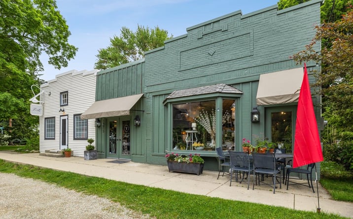 Pictures of Retail property located at 14913 Lakeside Road, Lakeside, MI 49116 for sales - image #1