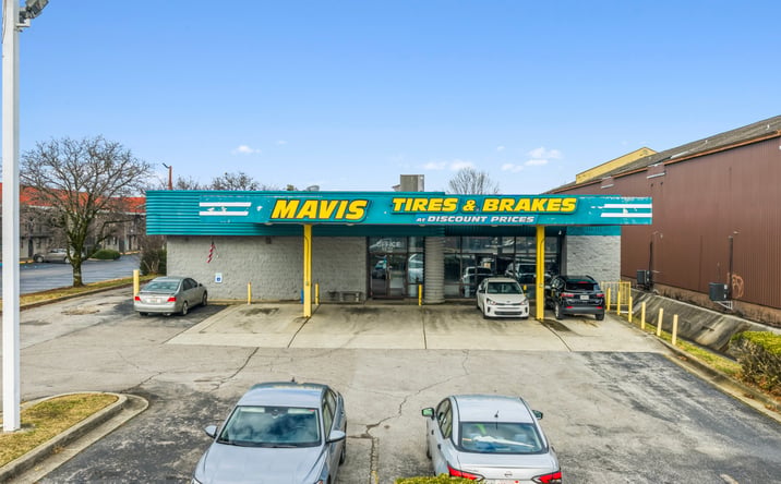 Pictures of Retail property located at 4830 University Drive Northwest, Huntsville, AL 35816 for sales - image #1