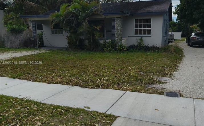 Pictures of Multifamily property located at 5718 Mckinley St, Hollywood, FL 33021 for sales - image #1