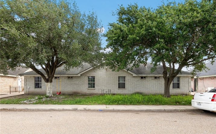 Pictures of Multifamily property located at 1501 Prosperity Drive, Edinburg, TX 78541 for sales - image #1