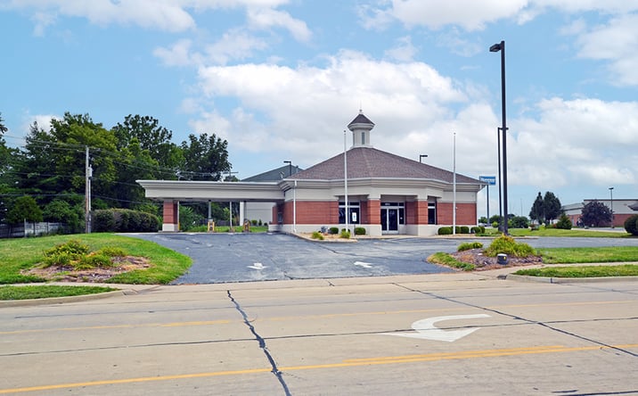 Pictures of Retail, Office property located at 104 Regency Park, O'Fallon, IL 62269 for sales - image #1