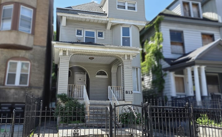 Pictures of Multifamily property located at 813 Montgomery Street, Jersey City, NJ 07306 for sales - image #1