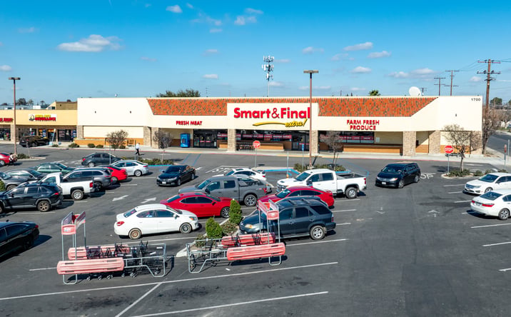Pictures of Retail property located at 1700 HIGH ST, DELANO, CA 93215 for sales - image #1