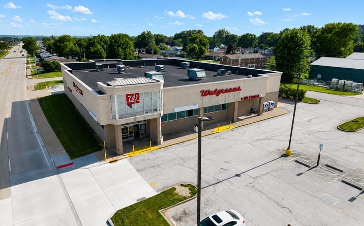 Pictures of Retail property located at 3601 16th Street, Moline, IL 61265 for sales - image #1