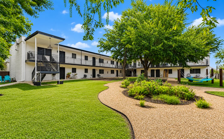Pictures of Multifamily property located at 327 E LOCUST ST, SAN ANTONIO, TX 78212 for sales - image #1