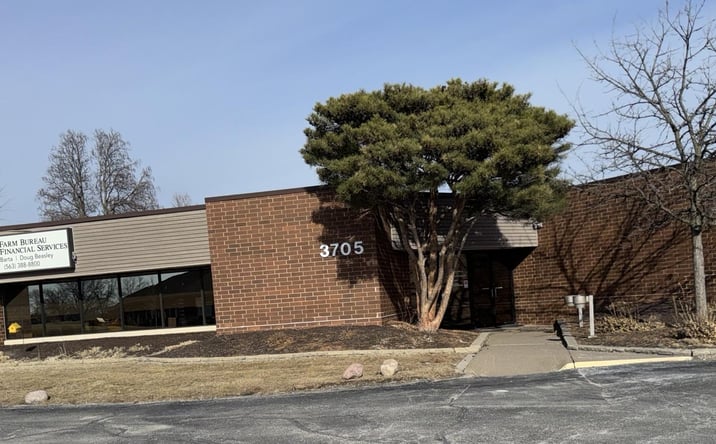 Pictures of Office property located at 3705 Utica Ridge Road, Bettendorf, IA 52722 for sales - image #1