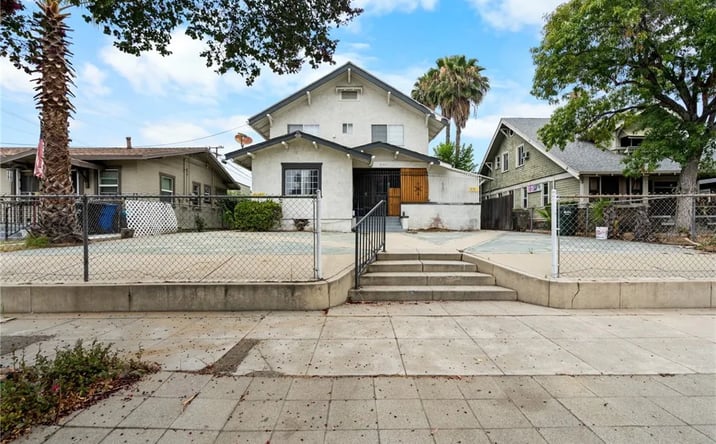 Pictures of Multifamily property located at 515 E Pasadena Street, Pomona, CA 91767 for sales - image #1